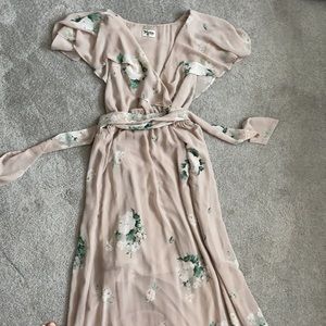 Show Me Your MuMu Audrey Maxi dress in bouquet toss. Size L.
